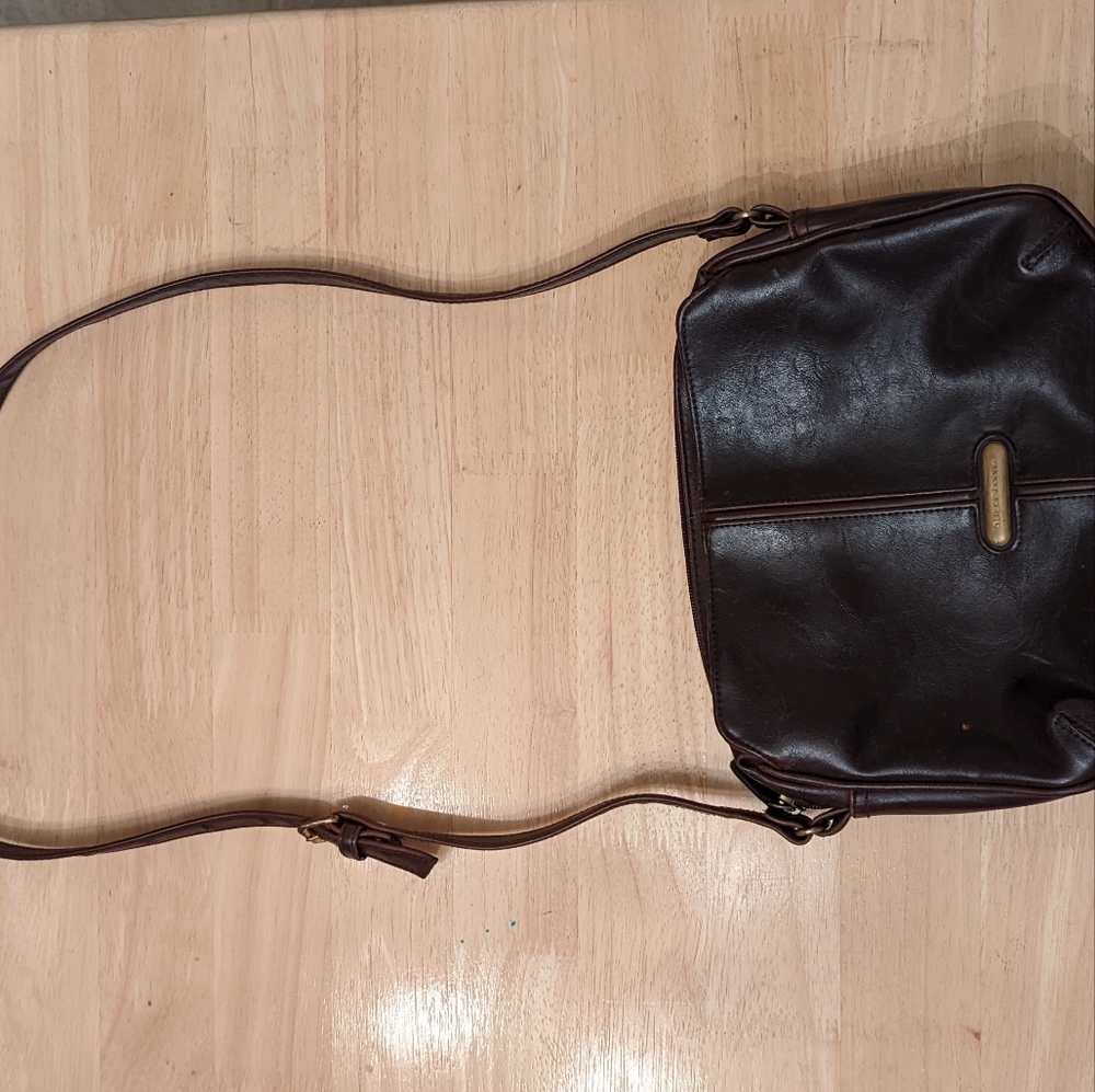 Liz Claiborne Cross body Bag